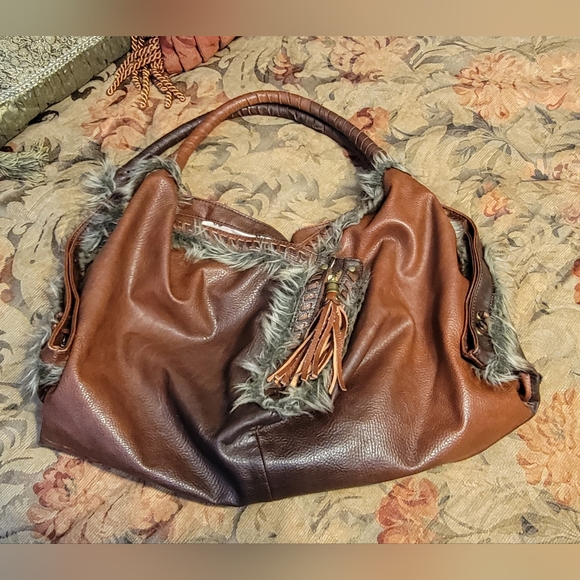 Jessica Simpson Large Handbag - Picture 3 of 12